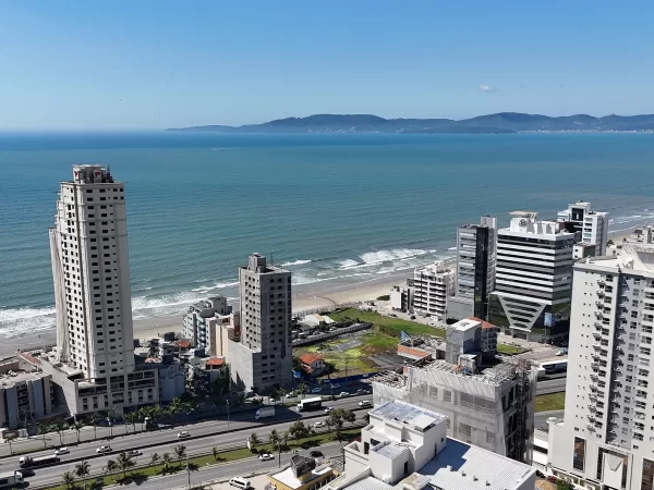 Apto à venda no Torres do Caribe Residence em Itapema