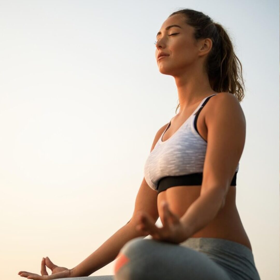 Praticar yoga ao ar livre Balneário Camboriú