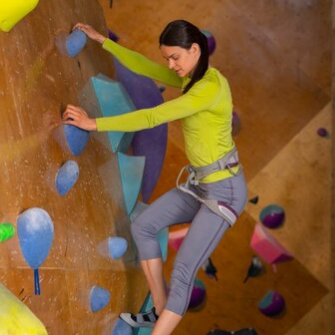 Onde praticar escalada indoor em Itajaí