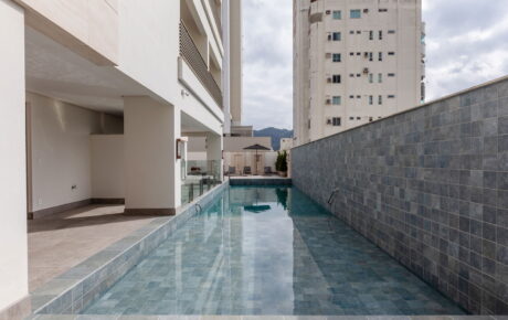 Andar alto à Venda no Charmant Residence Balneário Camboriú