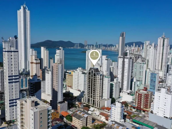 Venda de apto no Vênus de Milo Balneário Camboriú