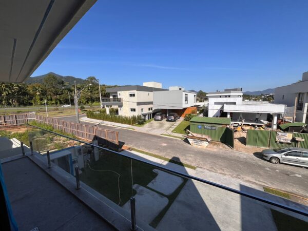 Casa alto padrão no Condomínio Caledônia